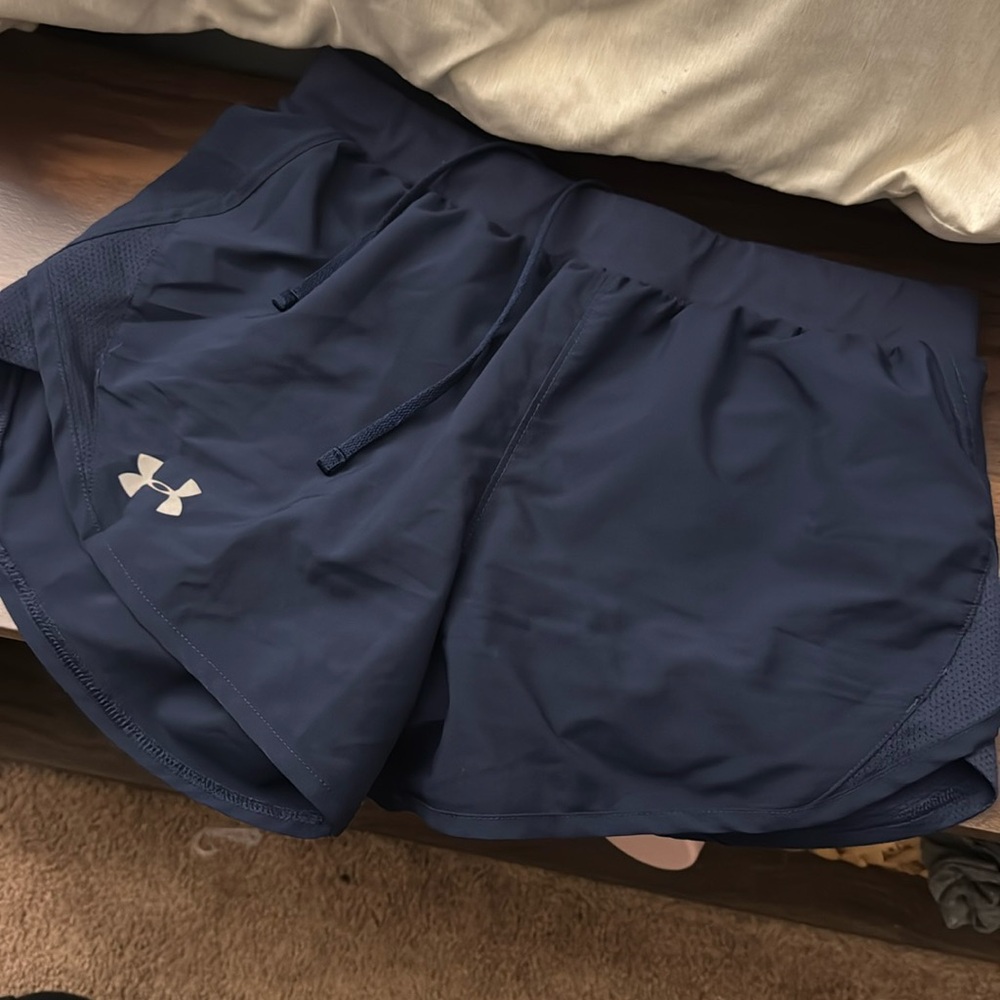 Women’s UA shorts